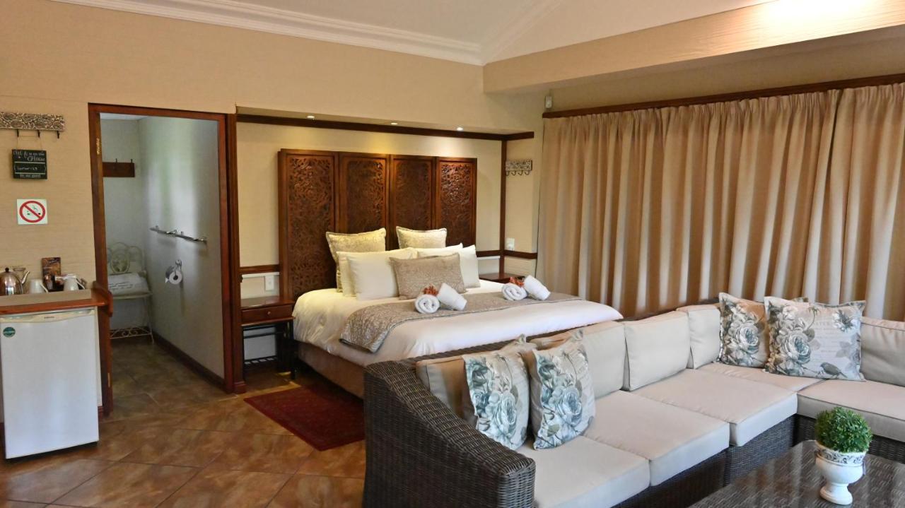 Luxury En-Suite Room With Lounge @ 4 Star Guest House Middelburg  Exterior photo